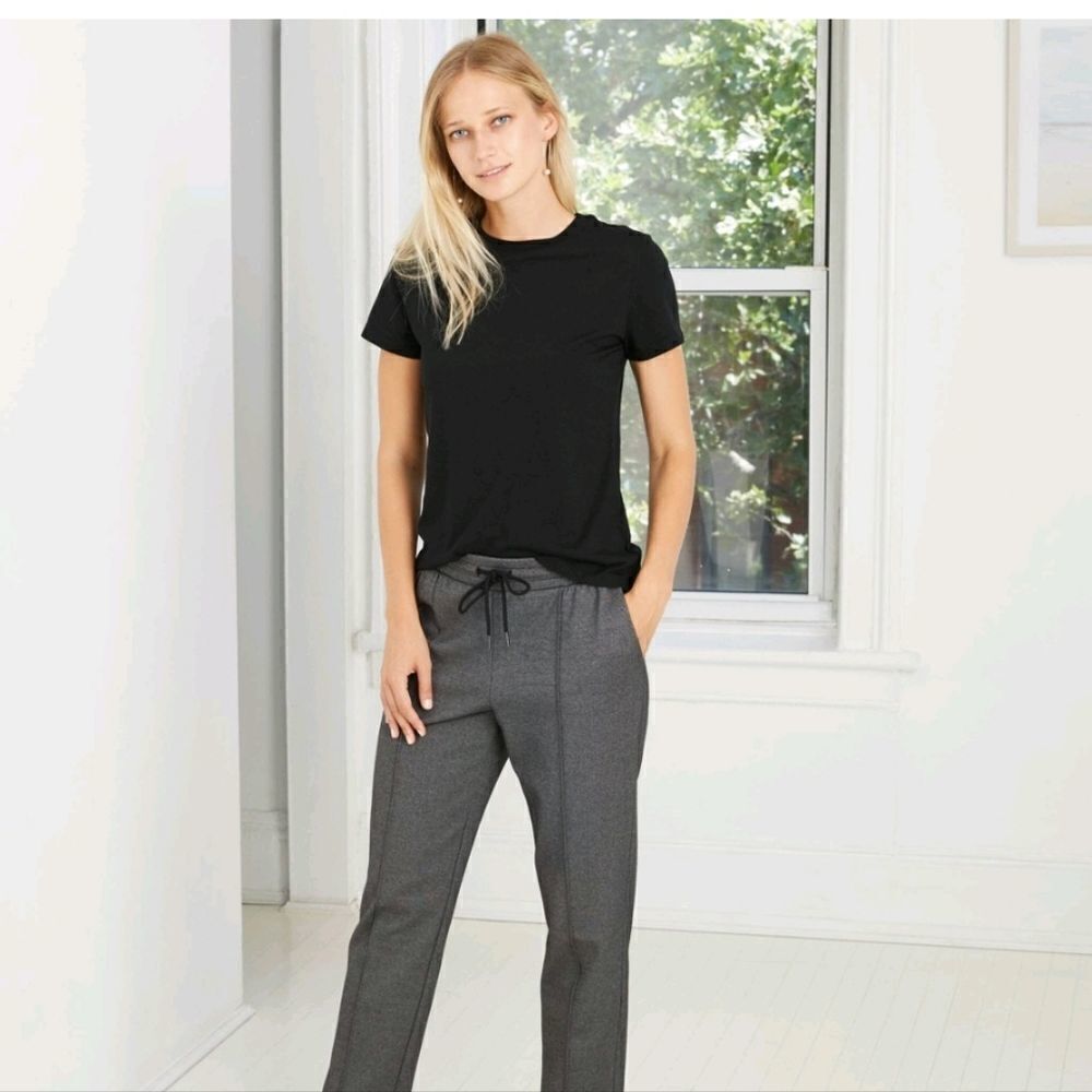 NWT Essential Tee Cuffed Short Sleeve